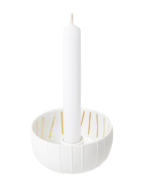 Bougeoir en porcelaine blanche, demi sphère motif lignes dorées avec bougie