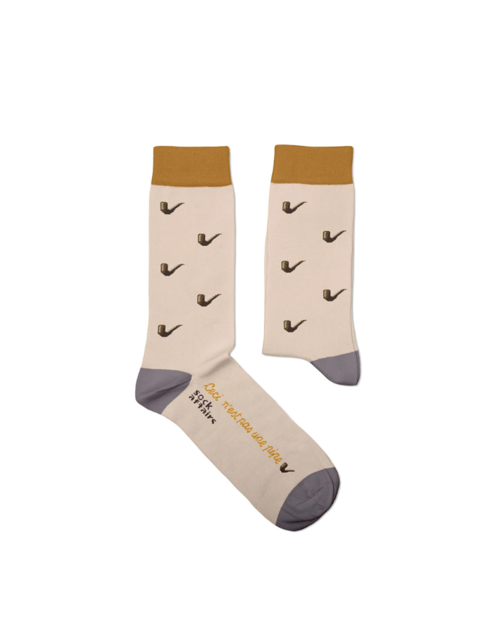 Chaussettes Magritte, ceci n'est pas une pipe. Motif de sock affairs