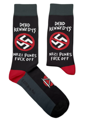 Chaussettes Rock & Roll d'après le titre Nazi Punks des Dead Kennedys. Modèle par Sock Affairs