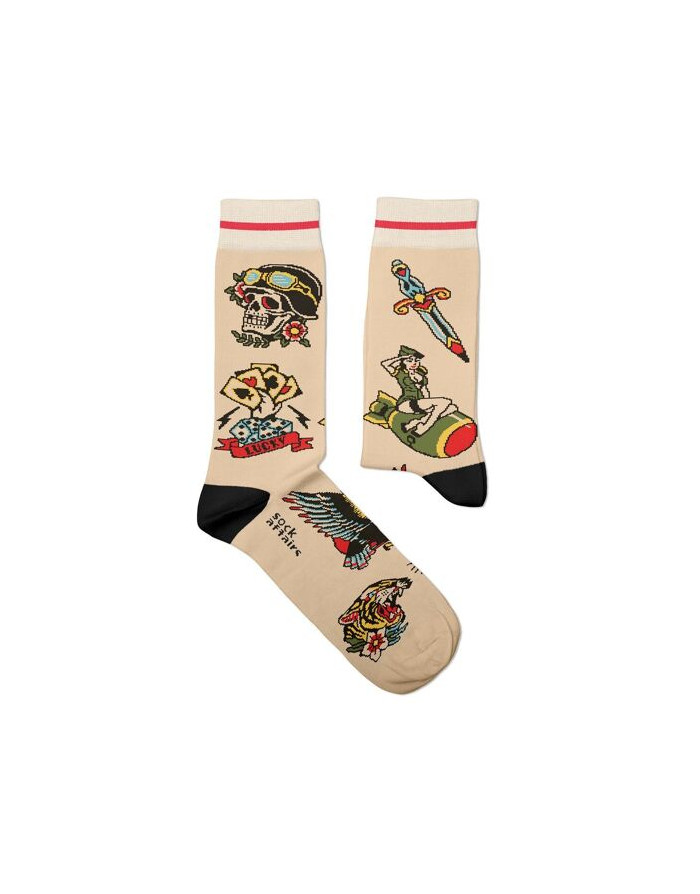 Chaussettes tatouage American War, par Sock Affairs. Modèle par Sock Affairs