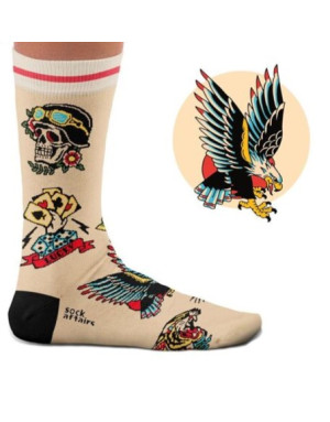 Chaussettes tatouage American War, par Sock Affairs. Modèle par Sock Affairs